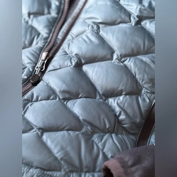 L.L. Bean Women’s Down full-zip Jacket - Picture 3 of 8